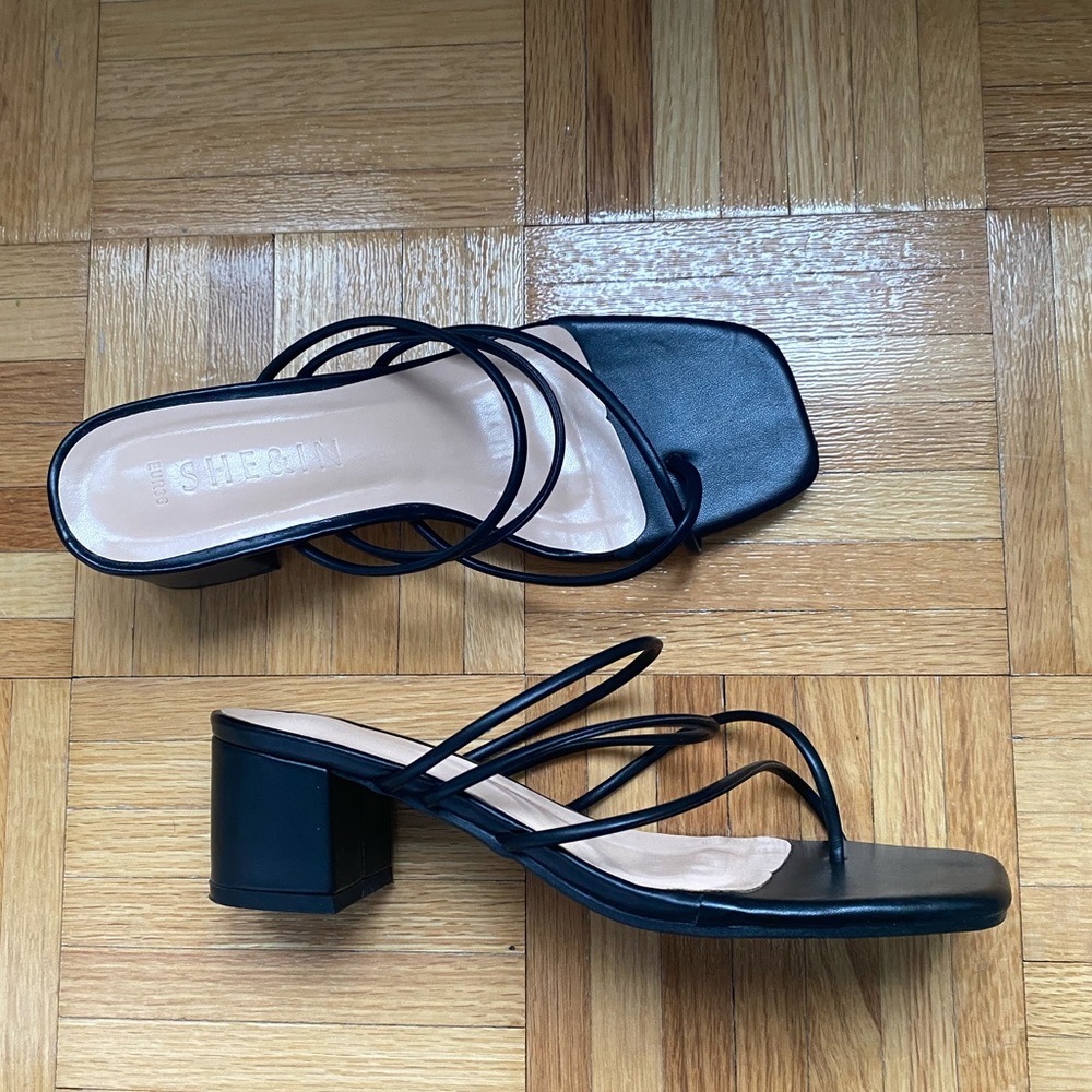 CROSS STRAP MULES